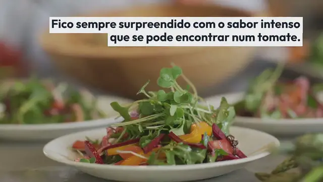 Video thumbnail for Salada de tomate com cebola sumac e pinhões