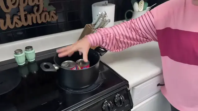 Video thumbnail for Momma makes homemade CARAMEL on the stove top  😱(720P HD)