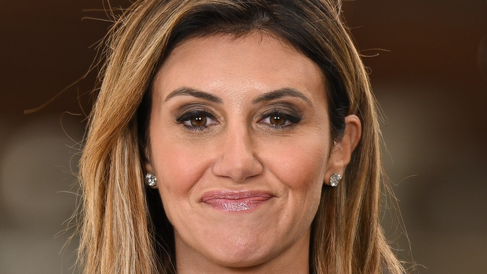 Video thumbnail for Alina Habba's Killer Legs Have Everyone Staring