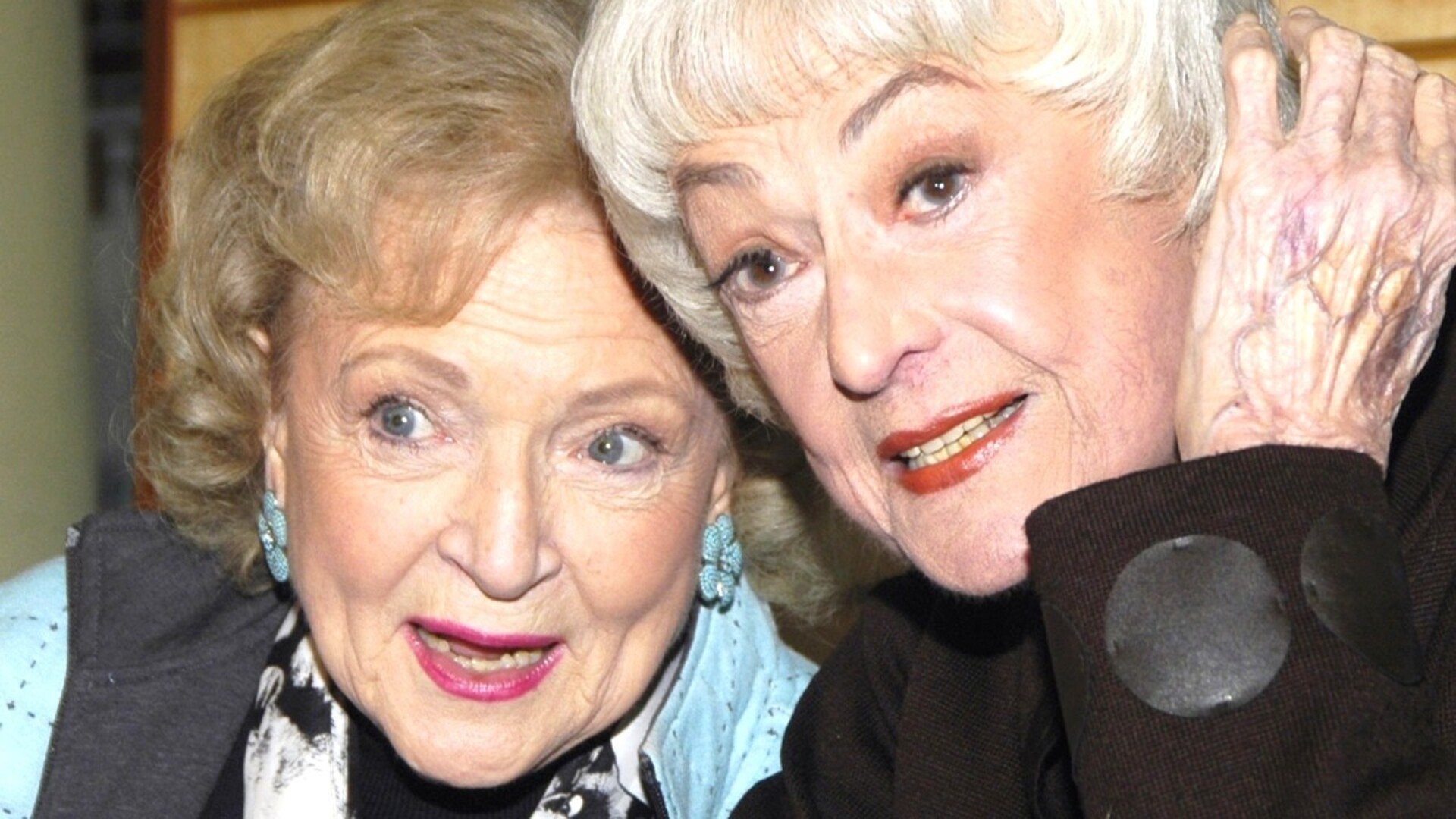 Video thumbnail for TV Best Friends Who Can't Stand Each Other In Real Life