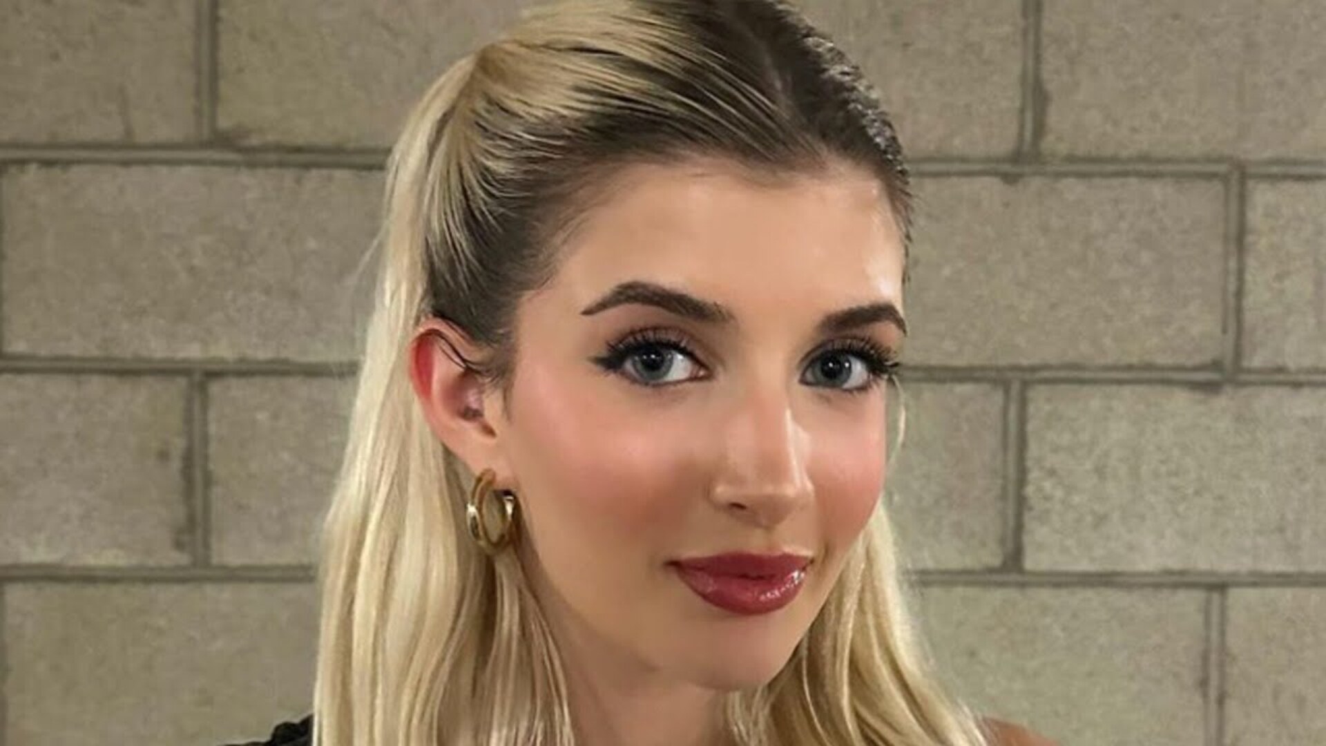 Video thumbnail for Sami Sheen Stunning Figure After Plastic Surgery