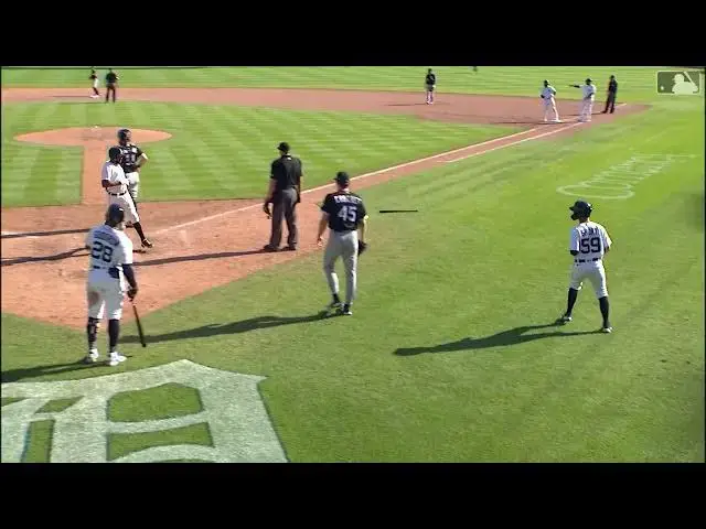 'Video thumbnail for Tigers rack up five in the 8th 09/27/2021'
