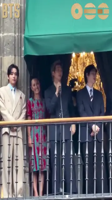 Video thumbnail for 🥹💜 “Hola, Mexico!” — BTS Sends 50,000 Fans Into Frenzy at Historic Zócalo Greeting