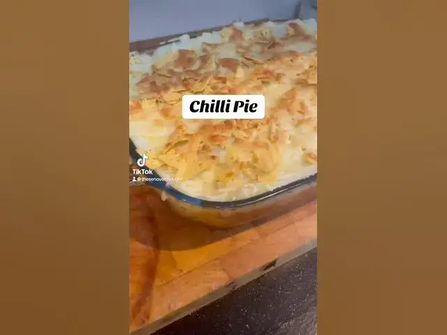 Video thumbnail for CHILLI PIE! Save this now and make it ASAP - beef chilli, creamy mashed potatoes and cheesy nachos.