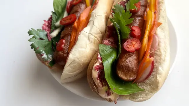 Video thumbnail for Rainbow Banh Mi Hot Dog Recipe
