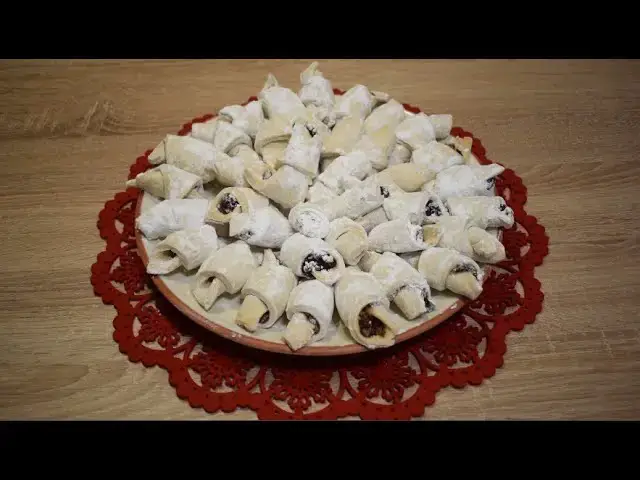 'Video thumbnail for Cornulete fragede cu untura si otet, umplute cu gem de prune si nuca (Am facut cateva si cu rahat)'