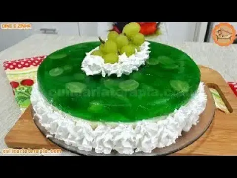 Video thumbnail for Torta Surpresa de Uva com Gelatina e chantilly @Culinariaterapia