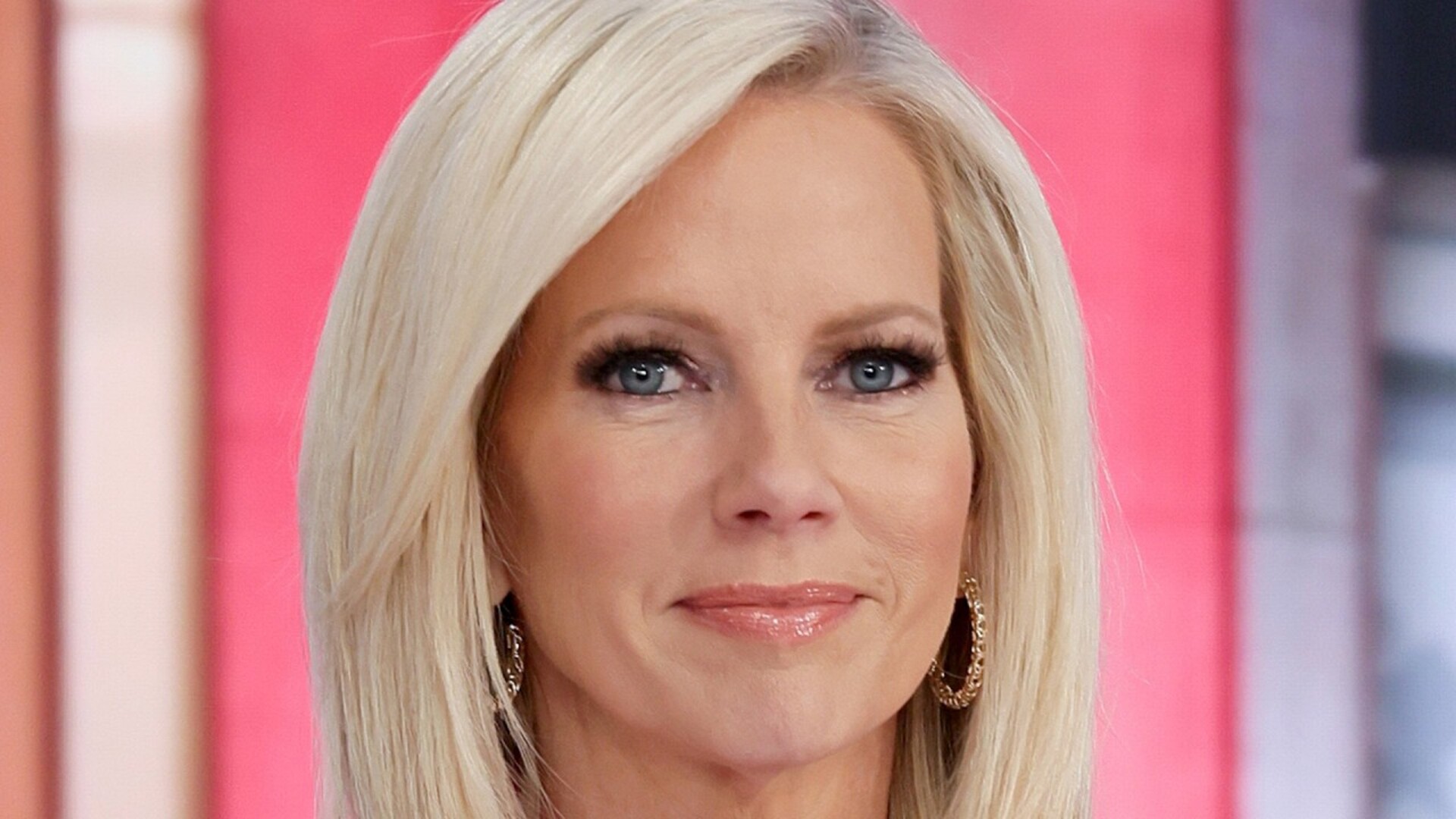 Video thumbnail for Tragic Details Of Fox News Host Shannon Bream