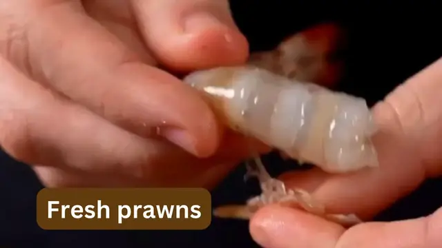 Video thumbnail for Puff Pastry Prawns