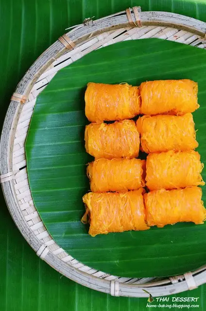 Video thumbnail for Kluay Tod–Crispy Thai Fried Bananas