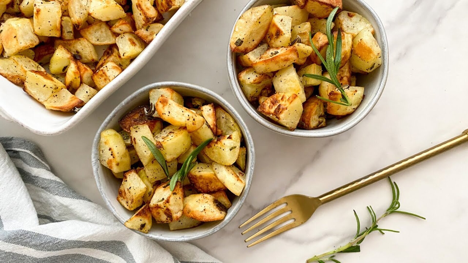 Video thumbnail for Rosemary And Garlic Roasted Potatoes Recipe