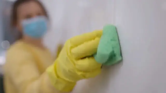 Video thumbnail for Cleaning Bathroom Tiles