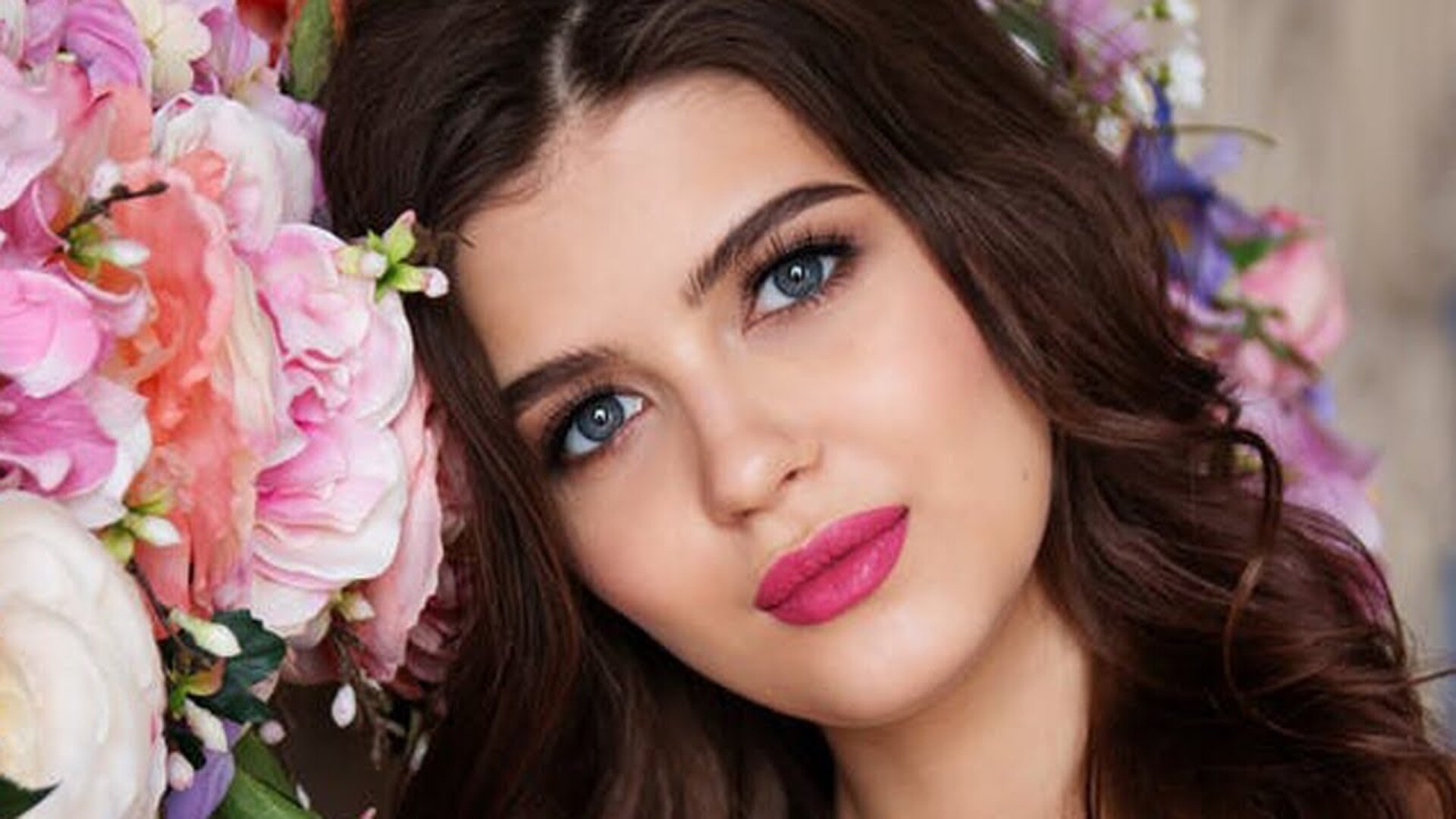 Video thumbnail for Makeup Myths You Need To Stop Believing Now