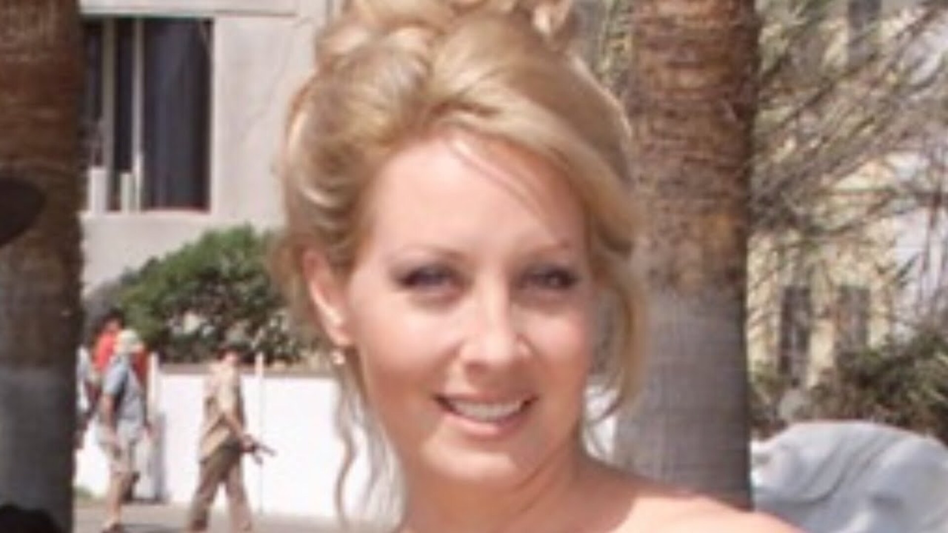 Video thumbnail for What Really Happened To This Crocodile Dundee Star?