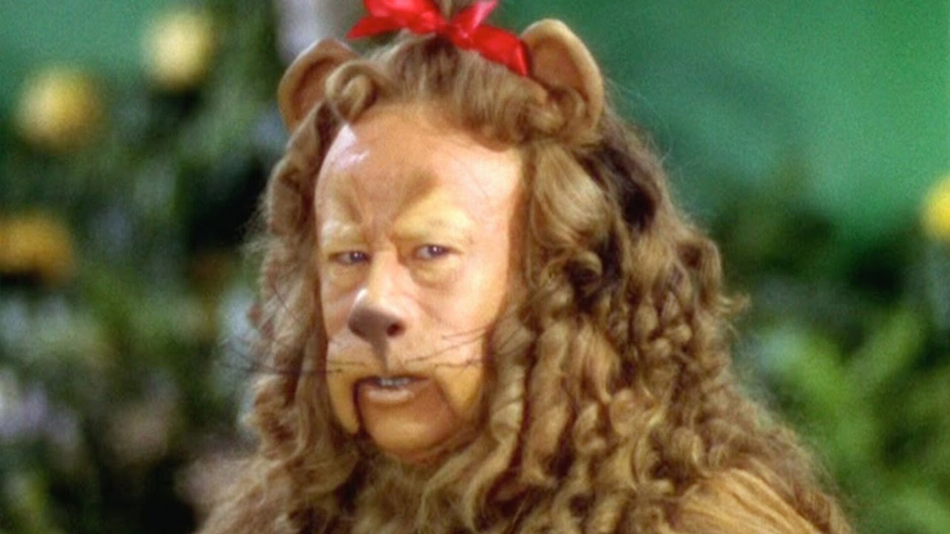 Video thumbnail for Bizarre Things That Happened On The Set Of The Wizard Of Oz