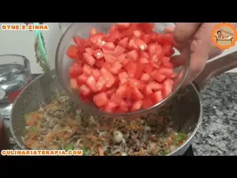 Video thumbnail for Molho à Bolonhesa Fácil e Rápido com temperos clássicos e tomates frescos