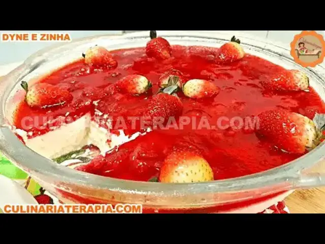Video thumbnail for Morango do Amor Cremoso – Sobremesa Gelada Fácil e Deliciosa