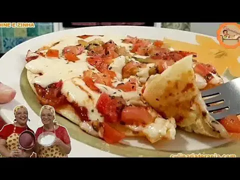 Video thumbnail for Panqueca Pizza de Pão de Queijo de Frigideira, Lanche Rápido - Dyne e Zinha