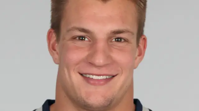 Video thumbnail for Rob Gronkowski's Transformation Is Turning Heads