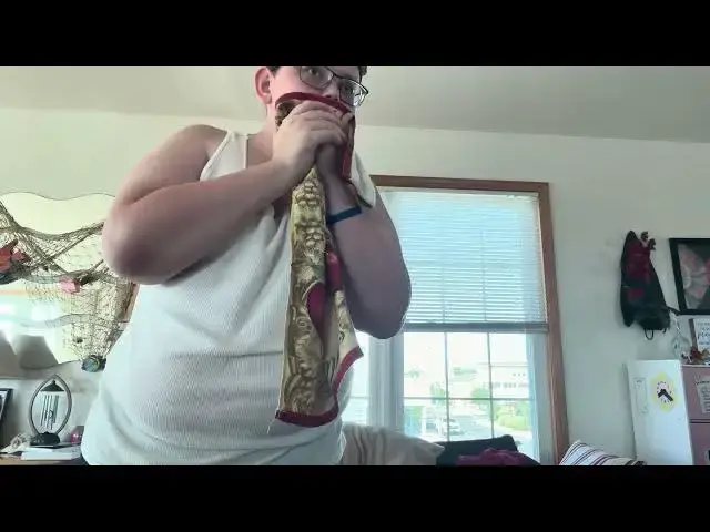 Video thumbnail for Guy dying at a beach house