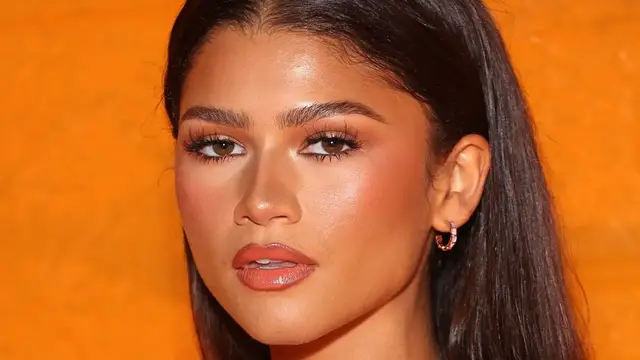'Video thumbnail for Zendaya's No-Makeup Looks Turned Heads'