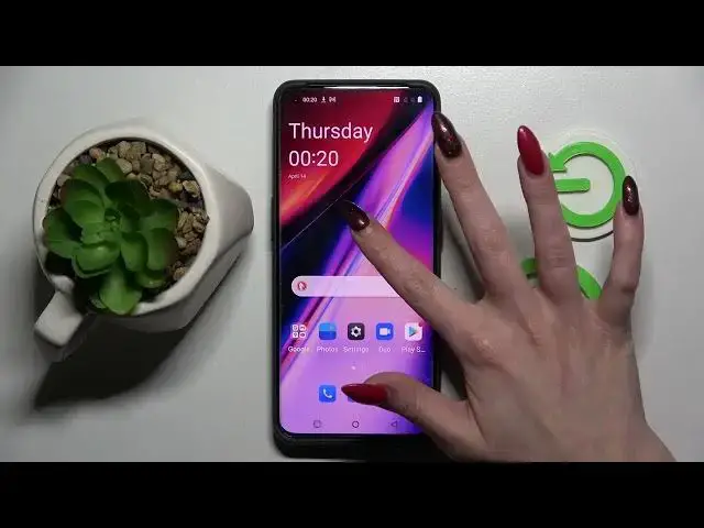 'Video thumbnail for How to Change Home Screen App Icons Size on OnePlus 10 Pro'