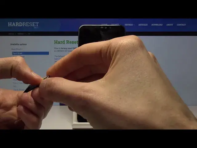 'Video thumbnail for How to Insert SIM and SD Card in UMIDIGI Z2 - Intall Nano SIM and Micro SD Card'