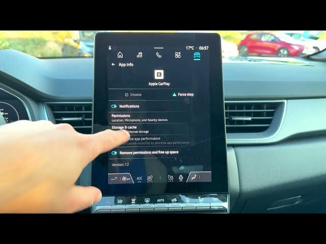 Video thumbnail for Renault Captur – How to Manage App Settings