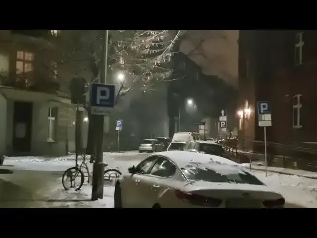 Video thumbnail for Samsung Galaxy S21 Ultra - Night Video in 8K 24FPS | Wide Angle Lens (Handheld)