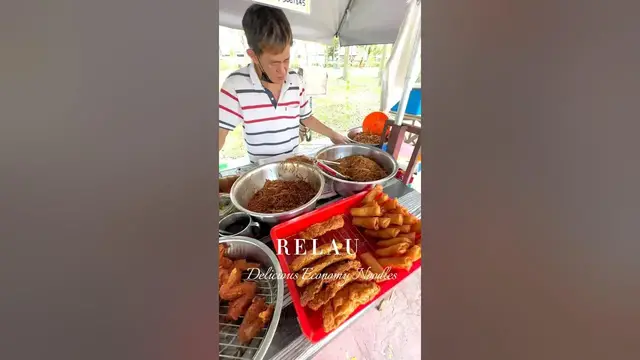 Video thumbnail for Delicious and affordable Penang hawker economy noodles in Relau Penang.