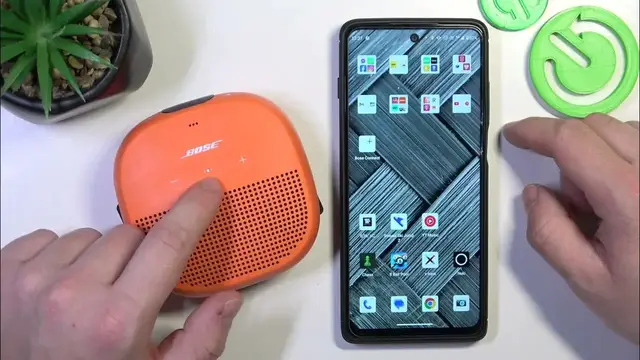 Video thumbnail for How to Use Voice Control on Bose Micro SoundLink – Command Your Audio Experience!