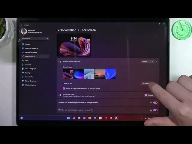 Video thumbnail for How To Change Lock Screen Wallpaper On Microsoft Surface Pro 9