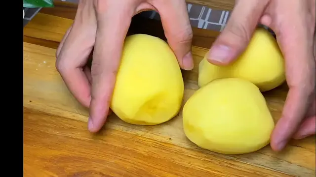 Video thumbnail for The Secret to Ultra Crispy French Fries Revealed!