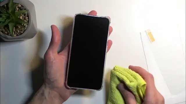 Video thumbnail for How to Install Tempered Glass in Samsung Galaxy S24 – Apply Screen Protection