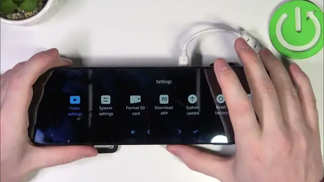 Video thumbnail for How to Turn On & Turn Off the Screen Saver in MIDRIVE D07 Rearview Dash Cam