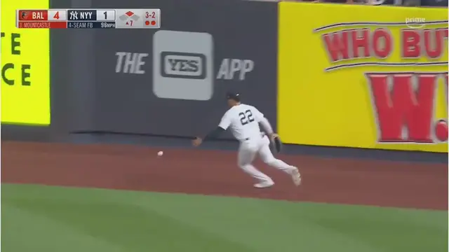 Video thumbnail for Errores de Juan Soto a la defensa con Yankees