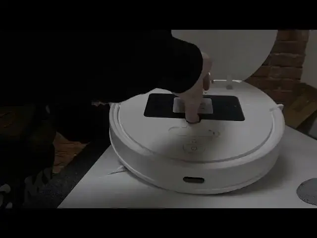 Video thumbnail for How to Throw Out all the Dust and Thrash from the Dust Container on Xiaomi Viomi SE Robot Vacuum
