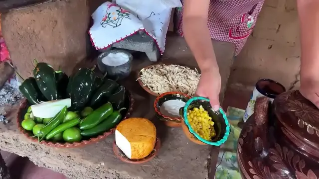 Video thumbnail for La Receta De Entomatadas Verdes de Pollo Como Las Hacemos En El Rancho(720P_HD)
