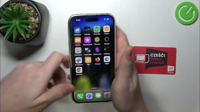 Video thumbnail for Hand Size Comparison With iPhone 15
