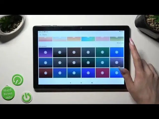 'Video thumbnail for How to Customize the Keyboard Theme & Appearance on ALCATEL 1T 10 Smart 2020'