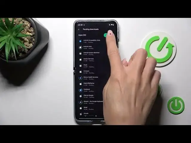 Video thumbnail for How to Update Apps on a MOTOROLA Razr 40 Ultra
