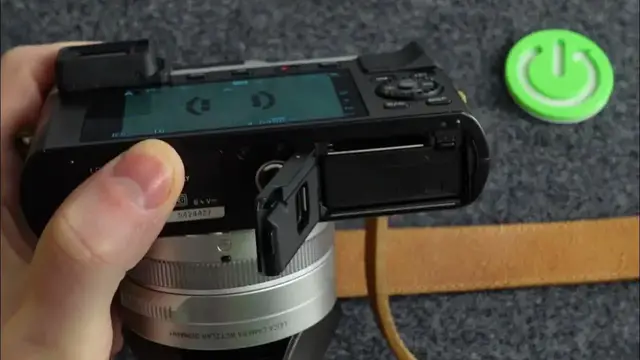 Video thumbnail for Leica D Lux 7 - How To Insert & Remove SD Card