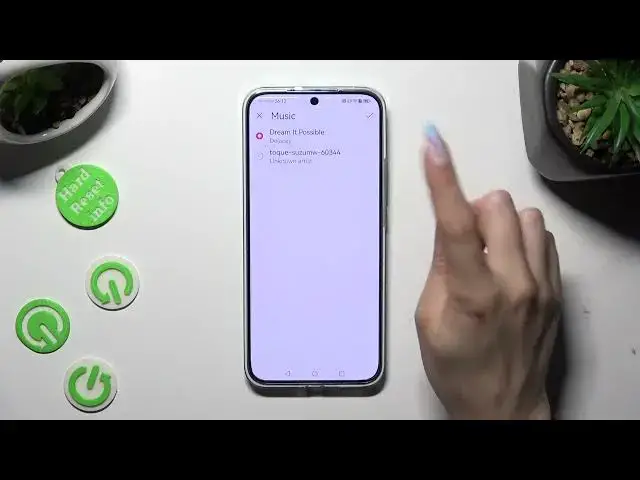 'Video thumbnail for How To Add Audio / Music or Video Files To A Text Message On Huawei Nova 11'