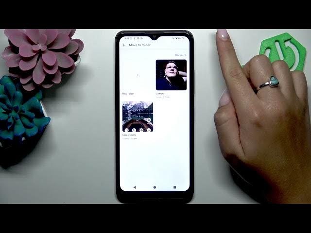 Video thumbnail for HMD Arc — Use Gallery App to Organize Photos