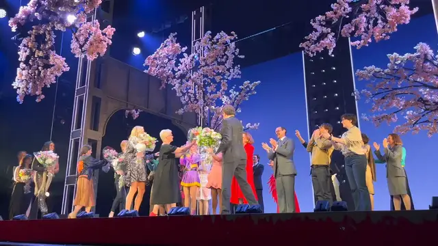 'Video thumbnail for Go Inside Opening Night Of Broadway-Bound THE DEVIL WEARS PRADA In Chicago'