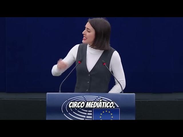 Video thumbnail for Irene Montero vuelve a protagonizar un espectáculo en el Parlamento Europeo esta vez con un