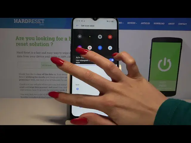 'Video thumbnail for Choose Icon Size / Open Display Features - REALME C3i'