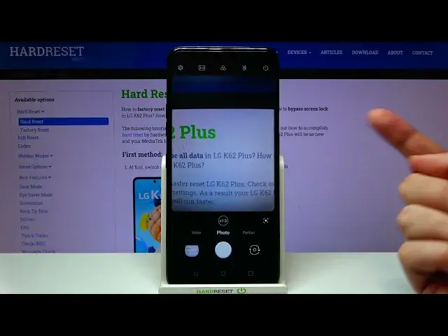 Video thumbnail for LG K62 Plus - How To Take Burst Shot | Camera Tutorial