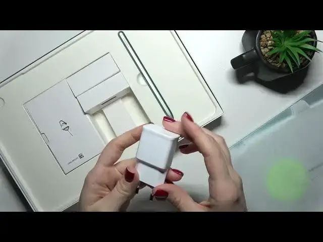 Video thumbnail for Does Samsung Galaxy TAB S7 FE Comes with Charger Brick?