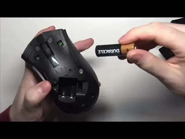 Video thumbnail for How To Insert Batteries In Razer Deathadder V2 Hyperspeed